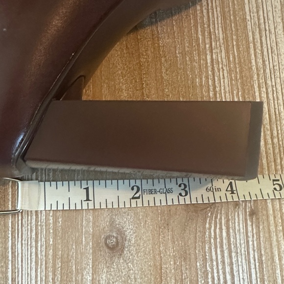 Elegant Faux Leather Knee-High Boots - Picture 3 of 4